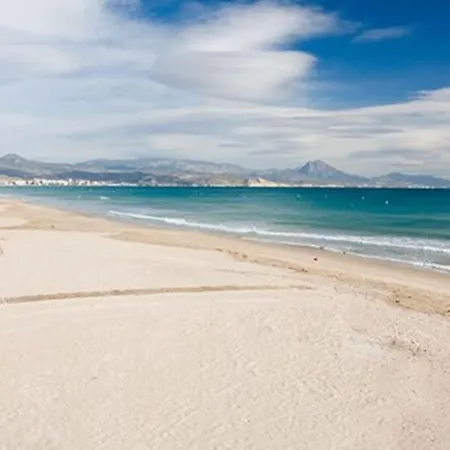 Beautiful Playa San Juan Apartment